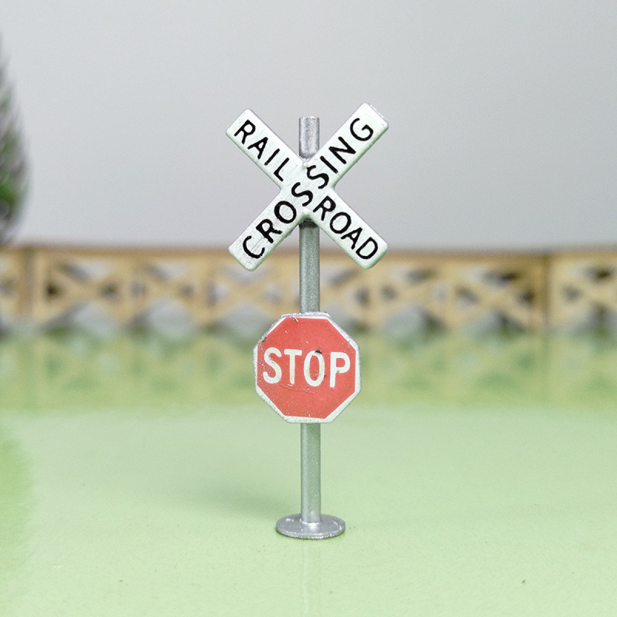 1 x HO scale railroad warning sign stop crossing sign trackside traffic #SC